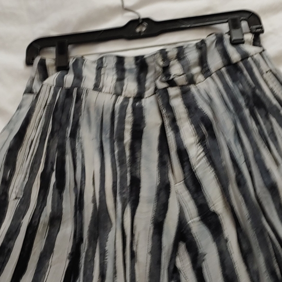 Pants - Picture 2 of 3